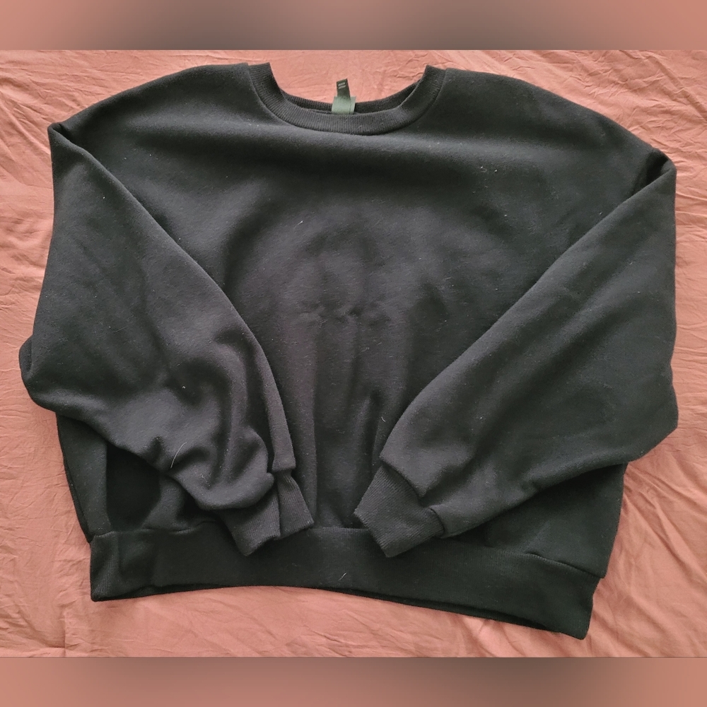 NWT Women's Plus Size Cropped Style Black Sweatshirt 2X